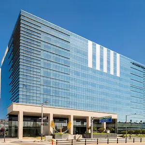 Отель Golden Tulip Airport